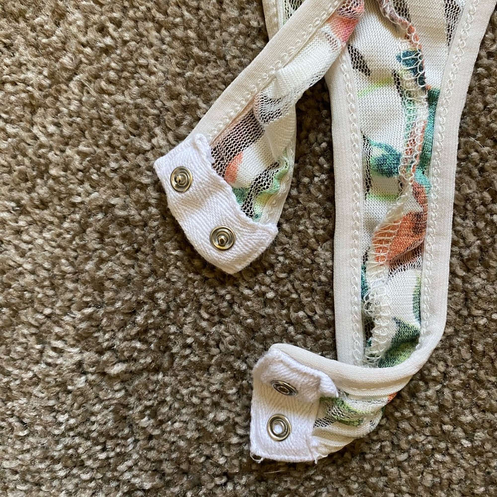 Floral Bodysuit - Picture 2 of 3